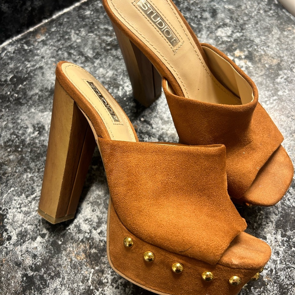Studio f suede heels